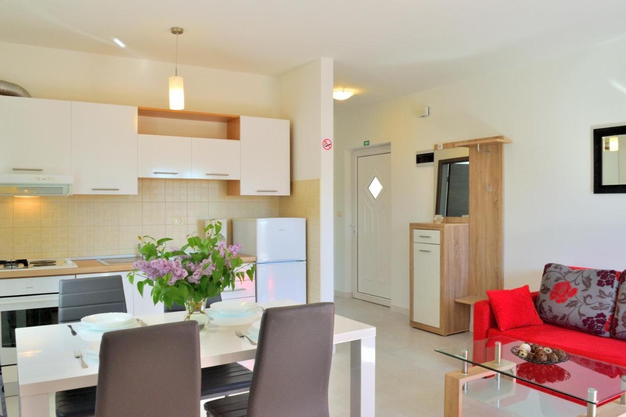 Apartment Domus Lauri 乌马格 外观 照片