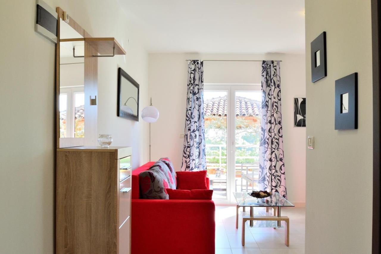 Apartment Domus Lauri 乌马格 外观 照片